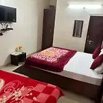 Goroomgo Varanasi Paradise Varanasi - Parking & Restaurant Available - Perfect Location And Comfortable Room