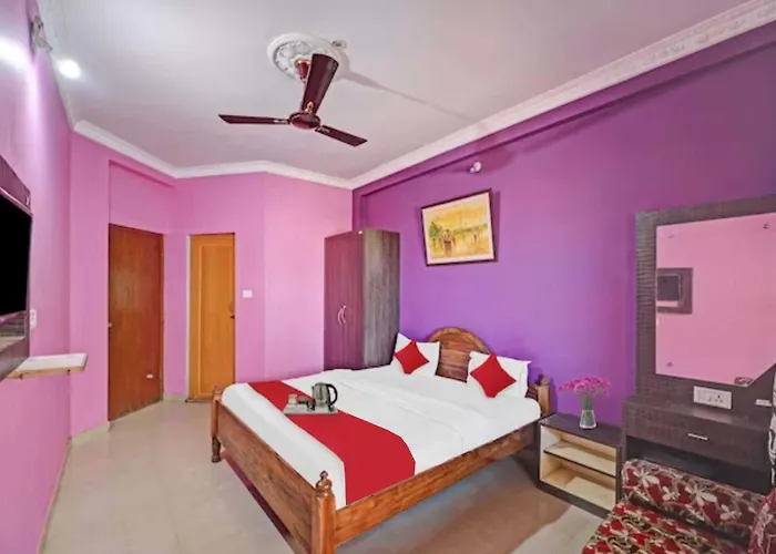 Goroomgo Varanasi Paradise Varanasi - Parking & Restaurant Available - Perfect Location And Comfortable Room