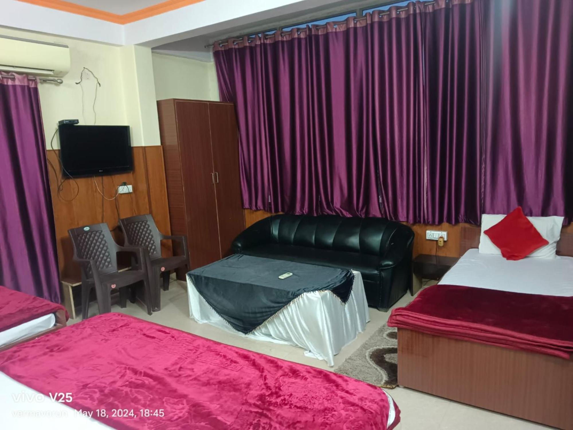 Hotel Goroomgo Paradise - Parking & Restaurant Available - Perfect Location And Comfortable